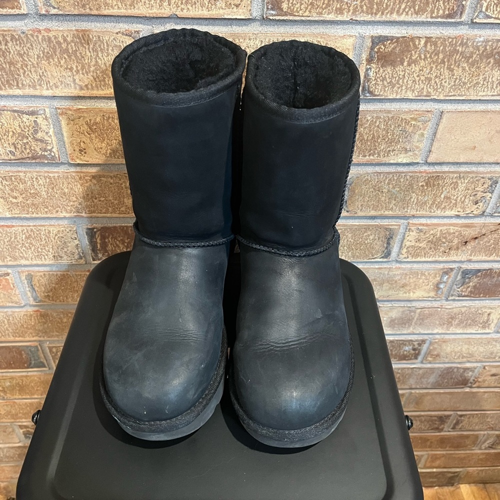 UGG black short boots water resistant